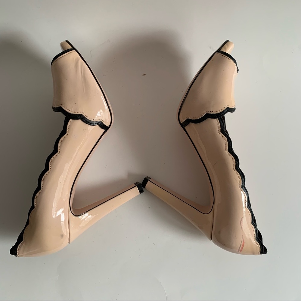 Red Valentino Scalloped Trim Patent leather peep toe pumps pale pink and black - Picture 7 of 14